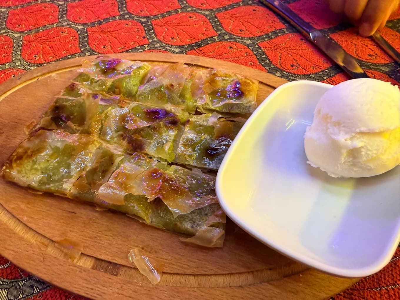 Traditionelles Dessert bei Şirvan Sofrası