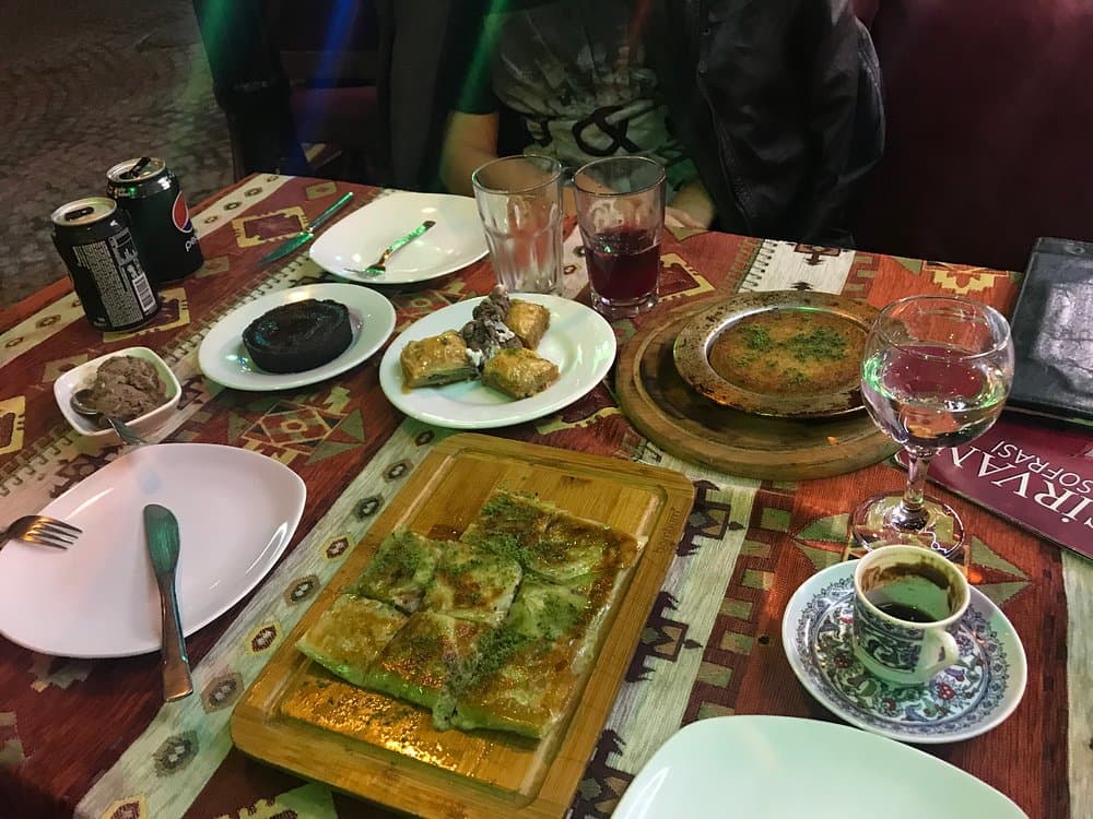Antep fıstıklı geleneksel Türk tatlısı detayı