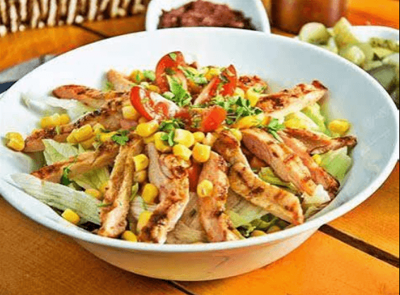 Izgara tavuklu salata