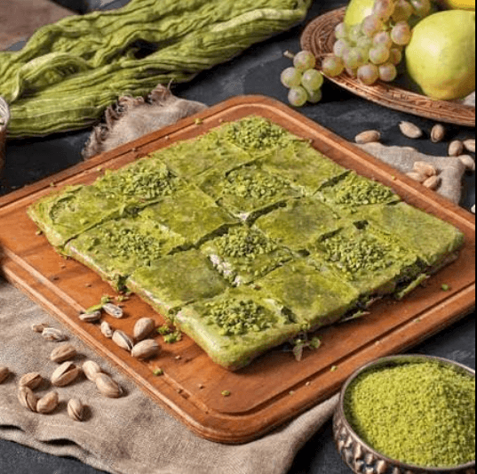 Katmer with pistachio and cream
