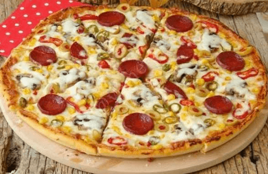 Mixed pizza with toppings